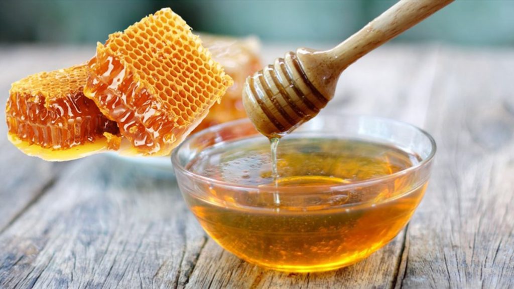 Bật mí cách dùng mật ong nguyên chất để có làn da mềm mại