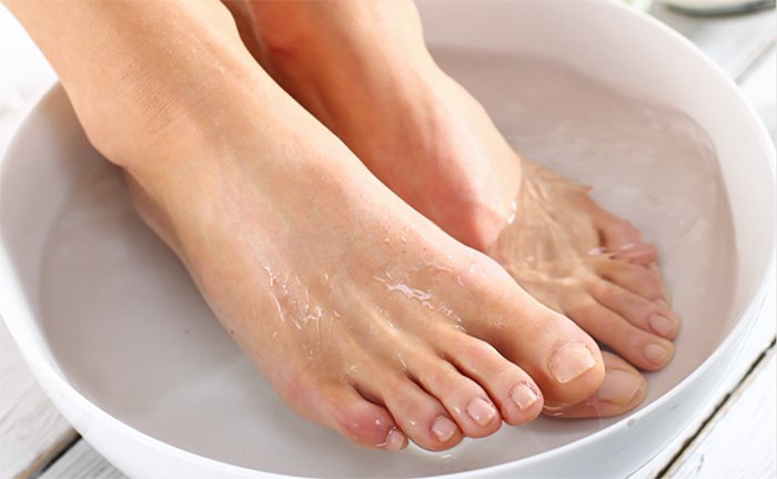 Ngâm chân nước nóng có nhiều lợi ích