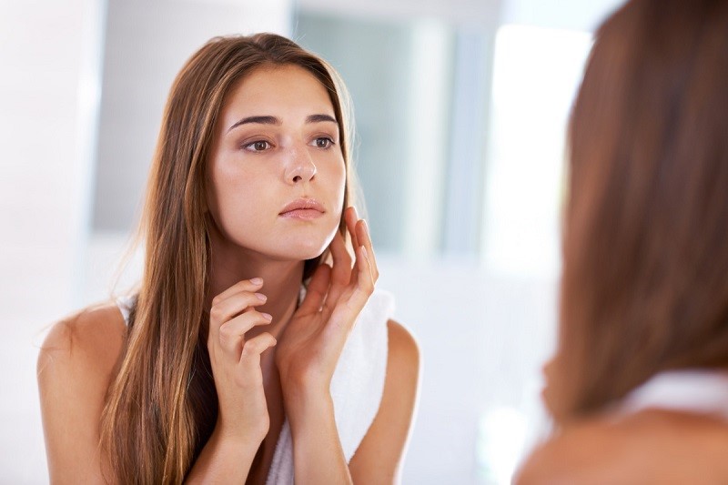 Ánh nắng mặt trời là nguyên nhân hàng đầu khiến da sạm đen