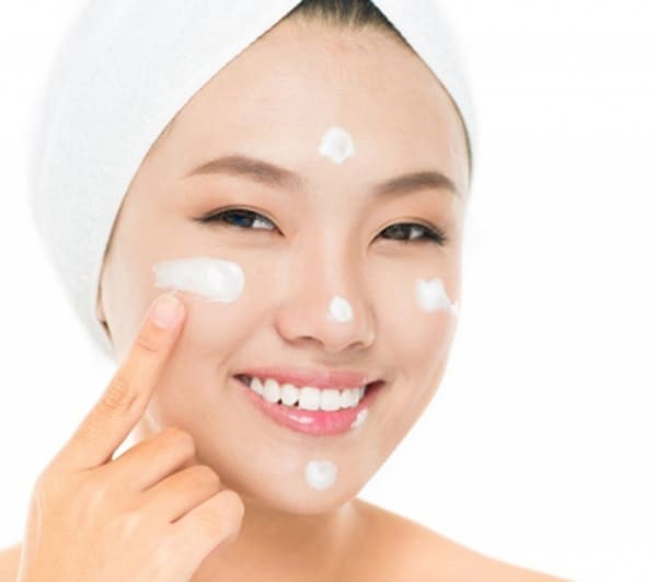Mẹ bỉm sữa nên dùng kem chống nắng mỗi ngày