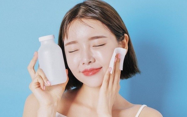 Chọn nước tẩy trang phù hợp cho da dầu mụn