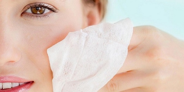 Dùng toner cân bằng da