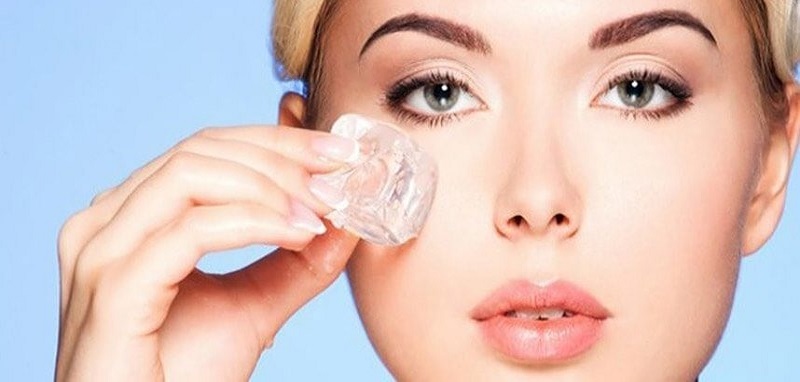 Chườm đá được cho là có hiệu quả trị mụn