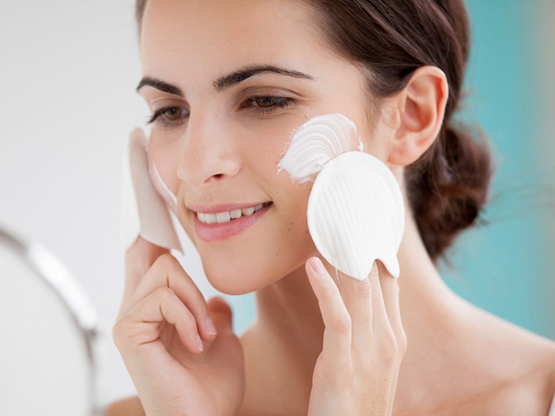 Các yếu tố có ảnh hưởng đến khả năng tự hết mụn đầu trắng