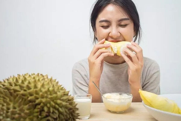 Nguyên nhân ăn sầu riêng có gây nổi mụn