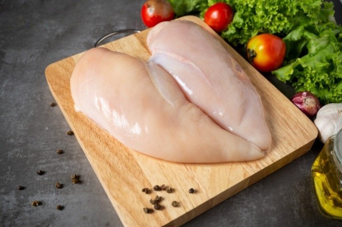 Lưu ý ăn thịt gà khi bị mụn