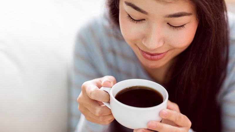 Uống cafe đúng cách để không nổi mụn