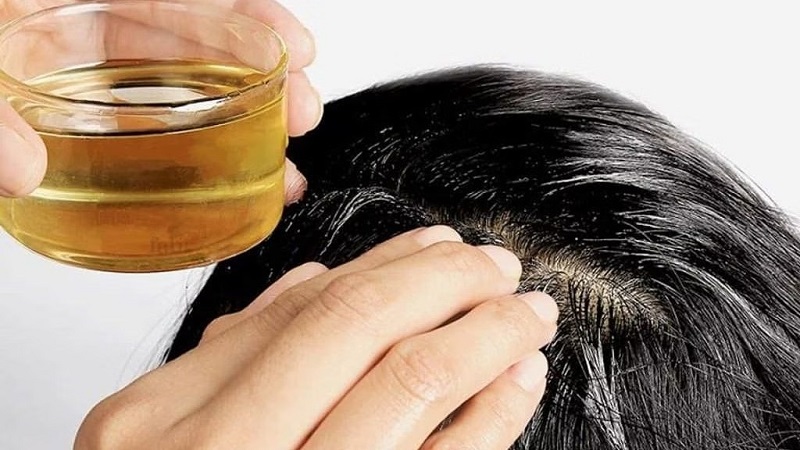 Sử dụng dầu dừa ủ tóc đúng cách