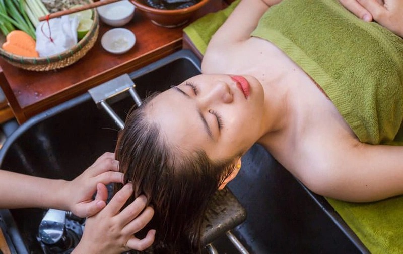 Cần cẩn thận khi gội đầu sau khi sảy thai