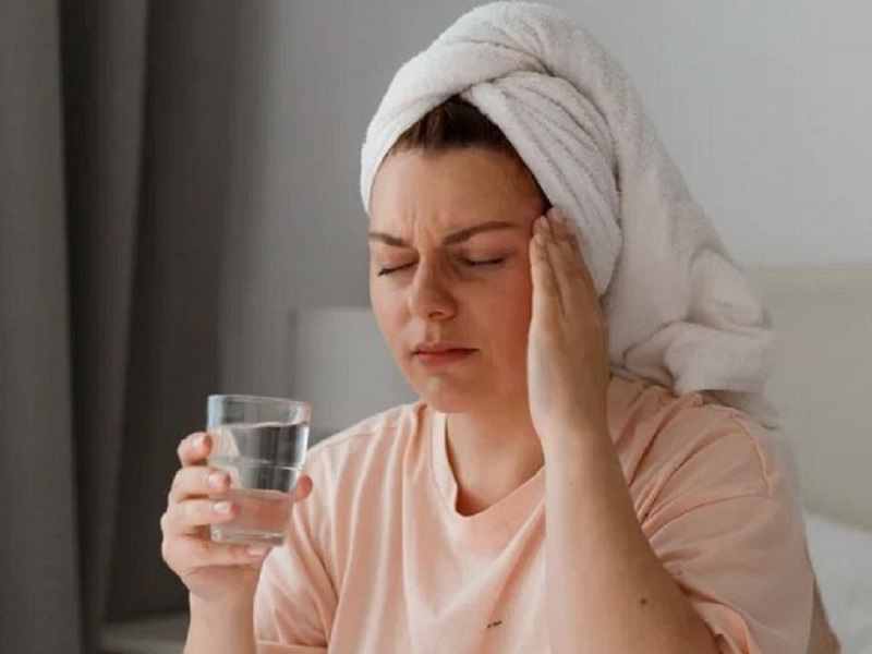 Phân biệt đau đầu nên và không nên gội đầu