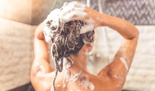 Thành phần của sữa tắm không phù hợp gội đầu