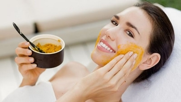 Cách đắp mặt nạ nghệ cho da khô