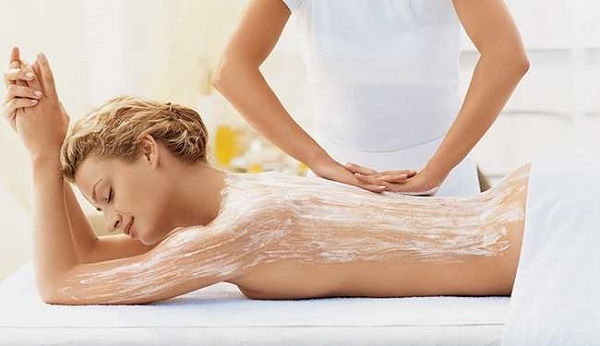 Đắp mặt nạ toàn thân cho da