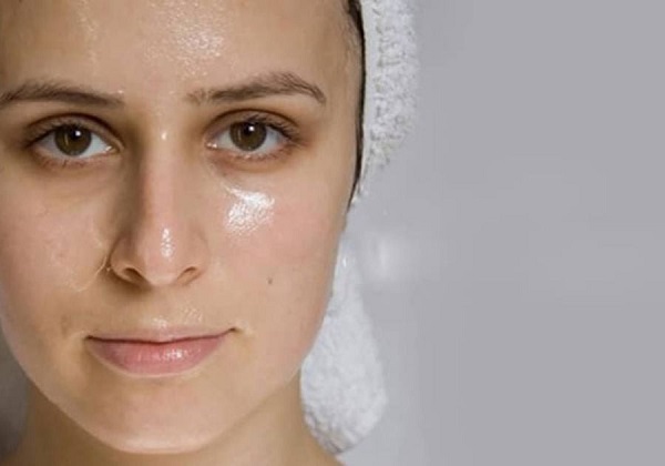 Các nguyên nhân tại sao sáng ngủ dậy mặt nhiều dầu