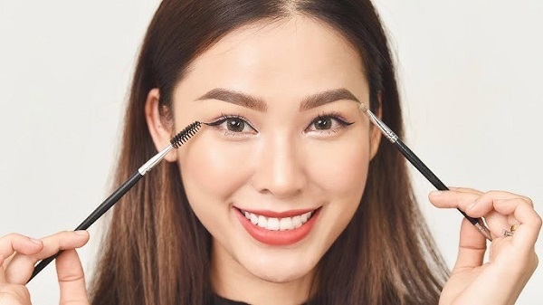 Sản phẩm make up cho mắt và chân mày
