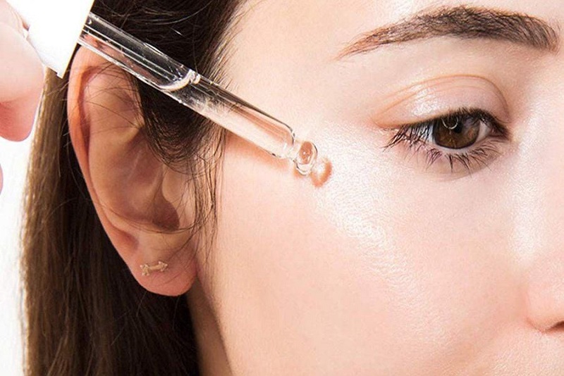 Serum giúp cấp ẩm và phục hồi làn da