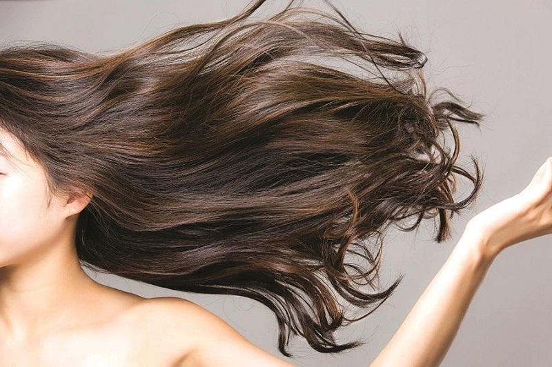 Thói quen sau khi gội đầu để tóc lâu bết