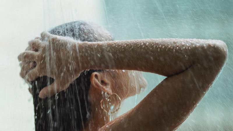 Có nên gội đầu sau khi xông hơi không?