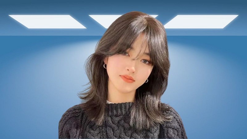 Tóc mái bay kiểu Pháp  giúp gương mặt thon gọn, hài hòa hơn