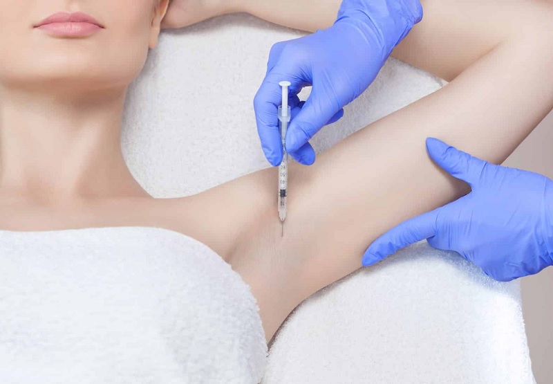 Tiêm botox là 1 trong 4 cách trị hôi nách một lần khỏi cả đời