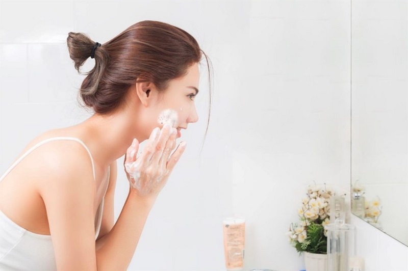 Cách trị mồ hôi dầu bằng skincare đúng cách