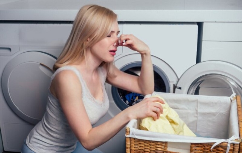 Hôi nách có thể lây qua quần áo không?